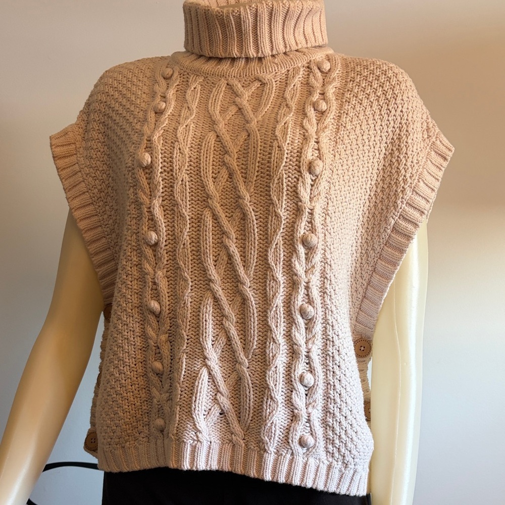 Sweater crop vest